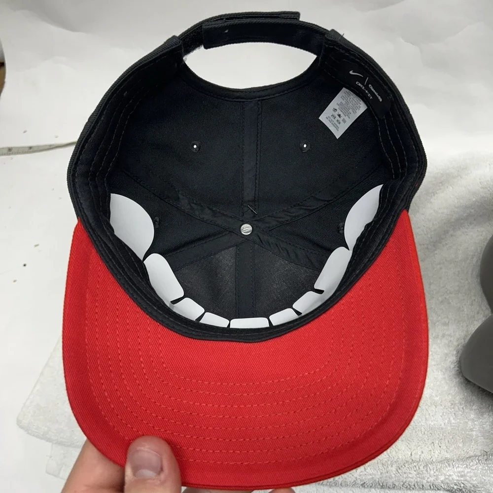 Nike Boys Size OS Black Red Classic99 Baseball Cap Hat New